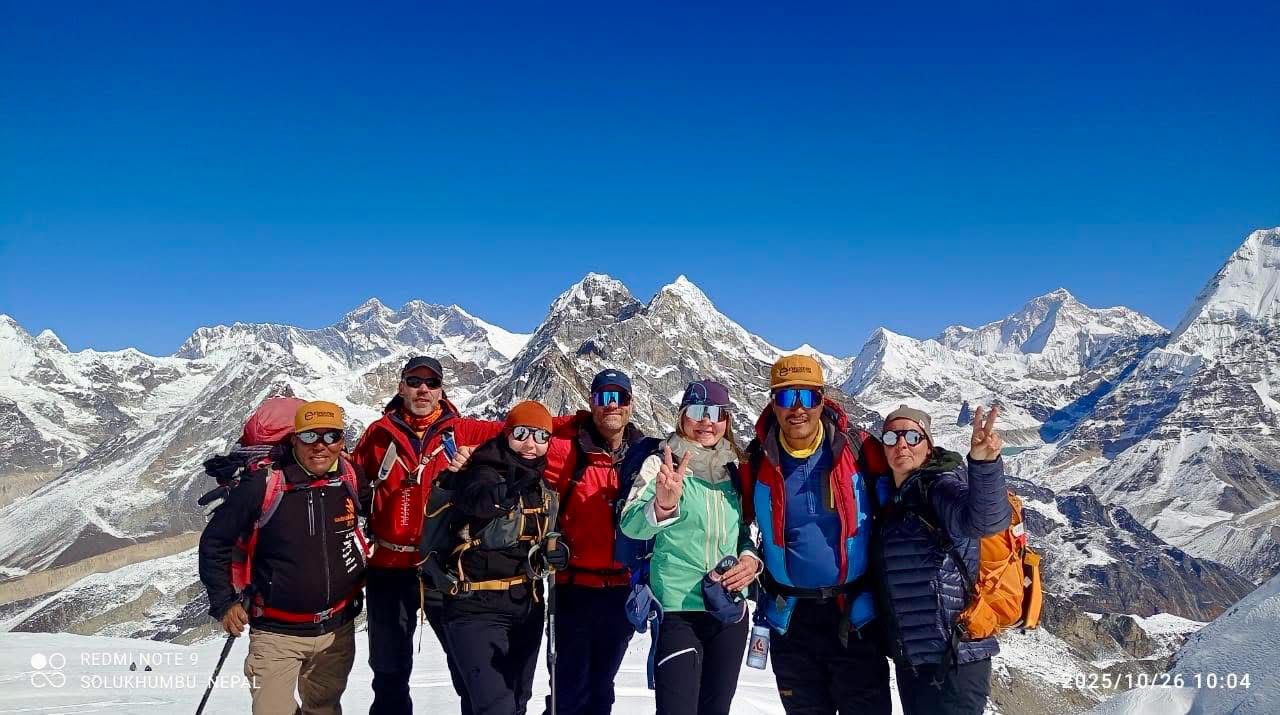 Five climbers scale Mera Peak